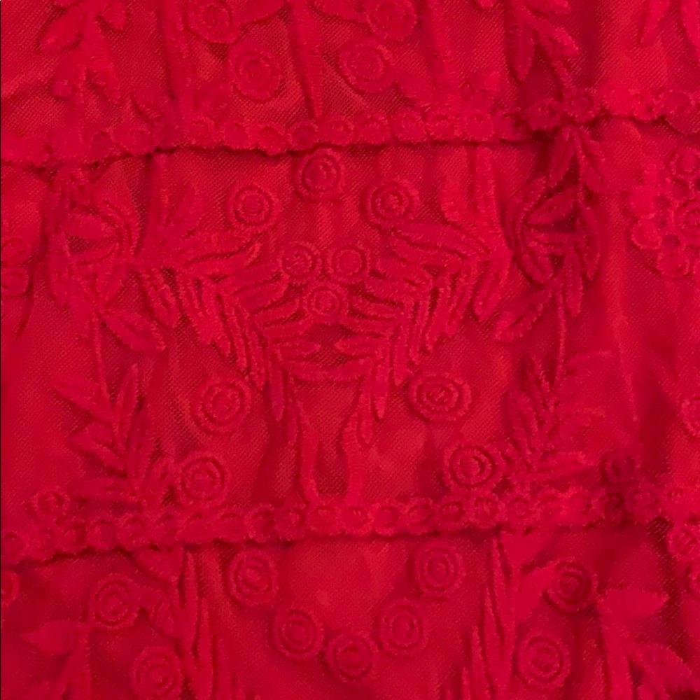 Red lacy dress 💃 - Picture 3 of 6